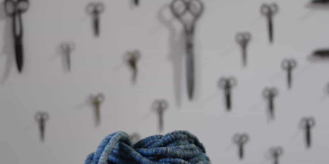 indigo blue sculpture by Aude Franjou, collection of scissors